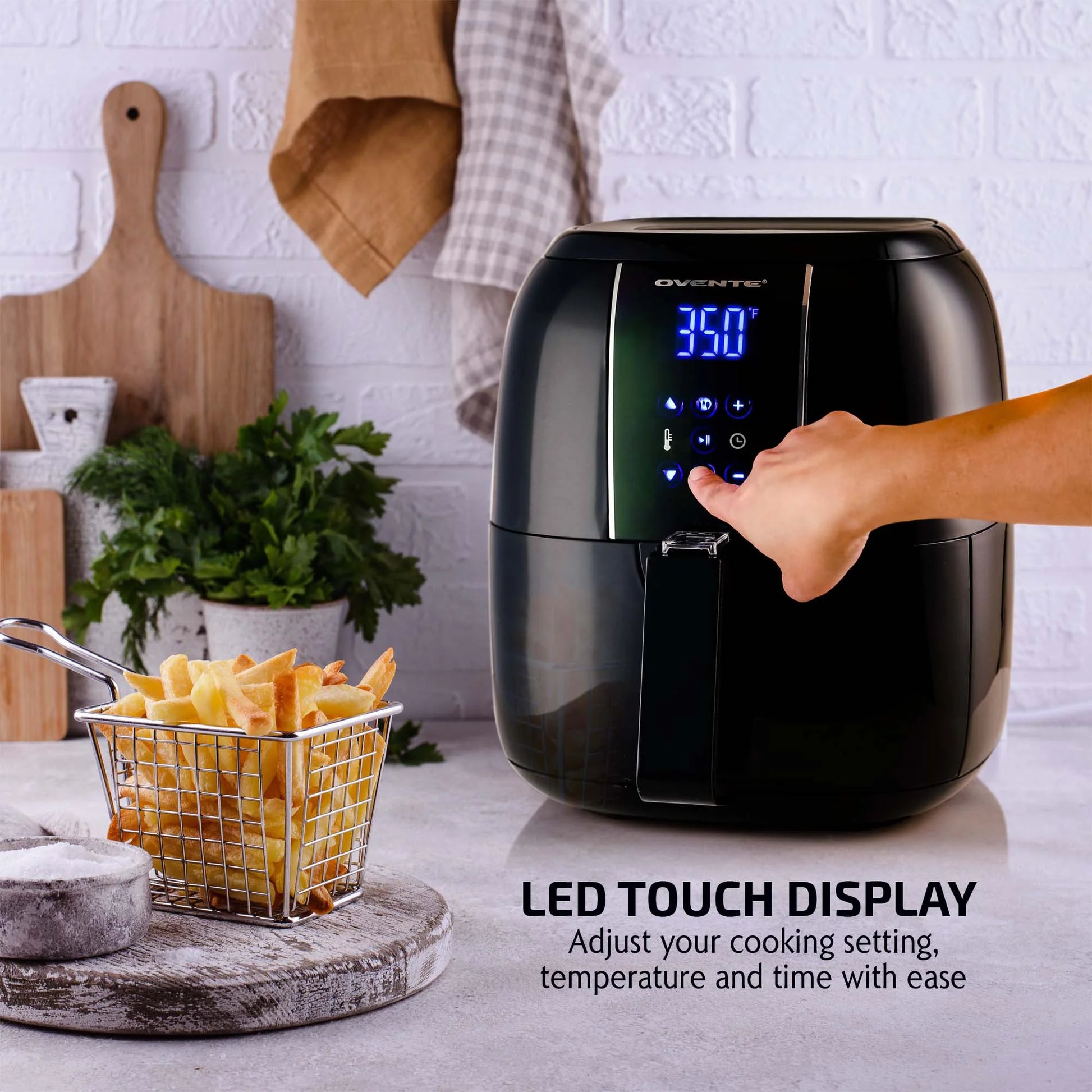 3.2 Quart Compact Air Fryer, Digital LED Touch Screen, Non-Stick Basket, New-Black FAD61302B
