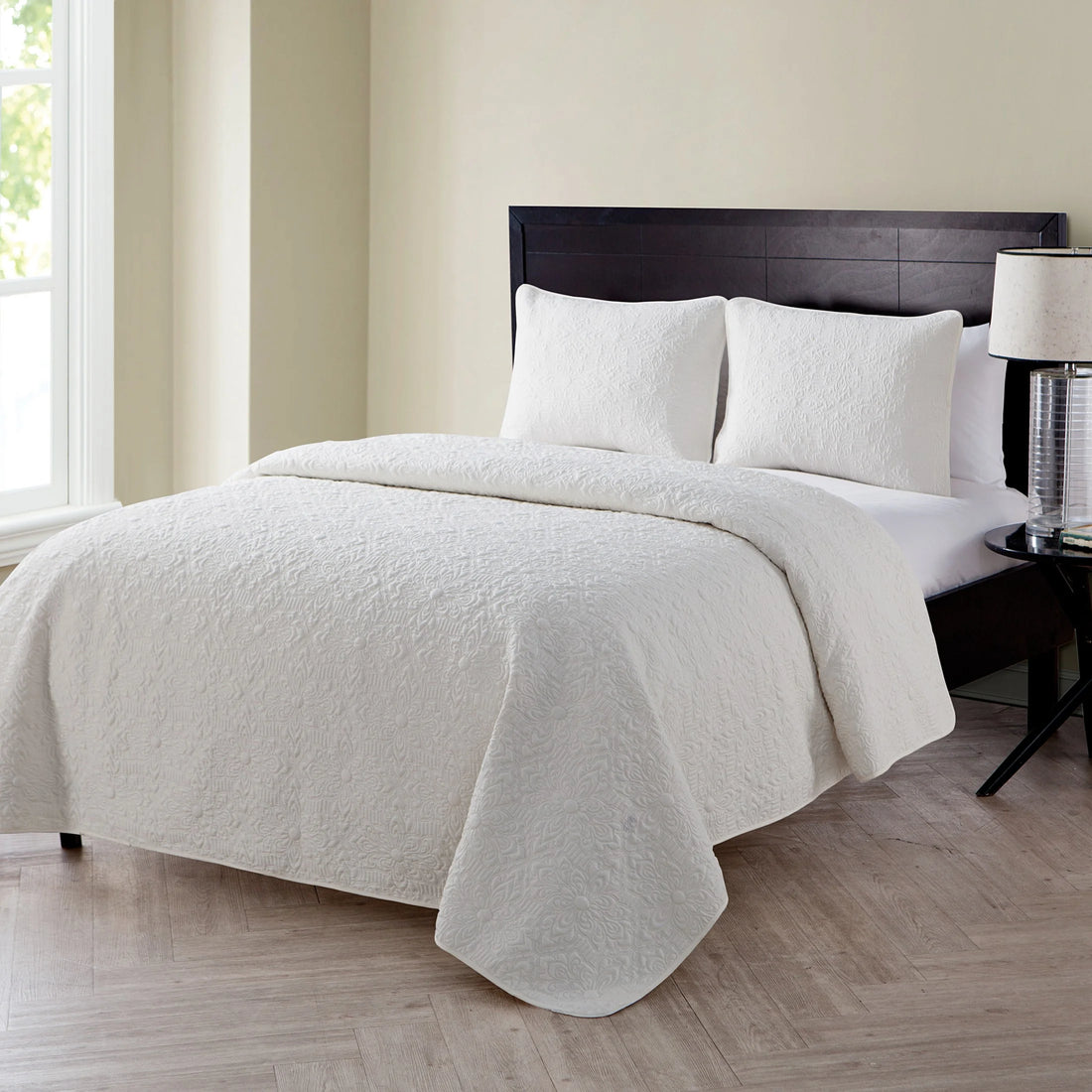 Caroline 2-Piece White Floral Quilt Set, Twin, Adult, Unisex